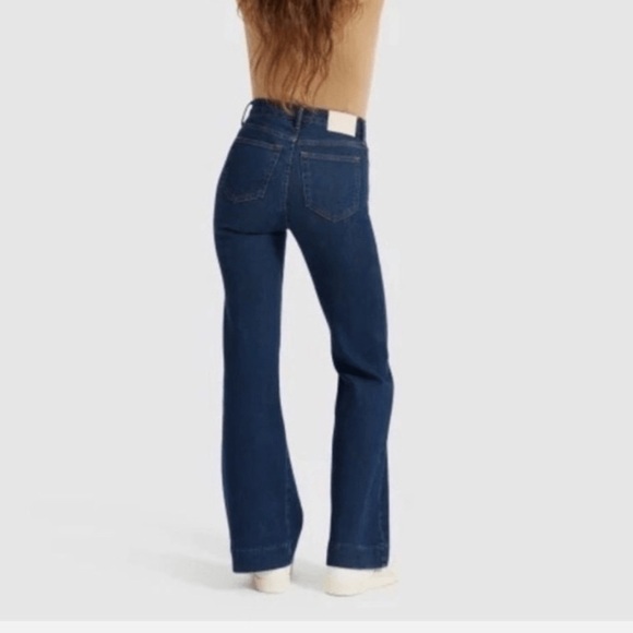 Everlane Modern Flare Jean, dark blue wash. Size 27 - Picture 3 of 7